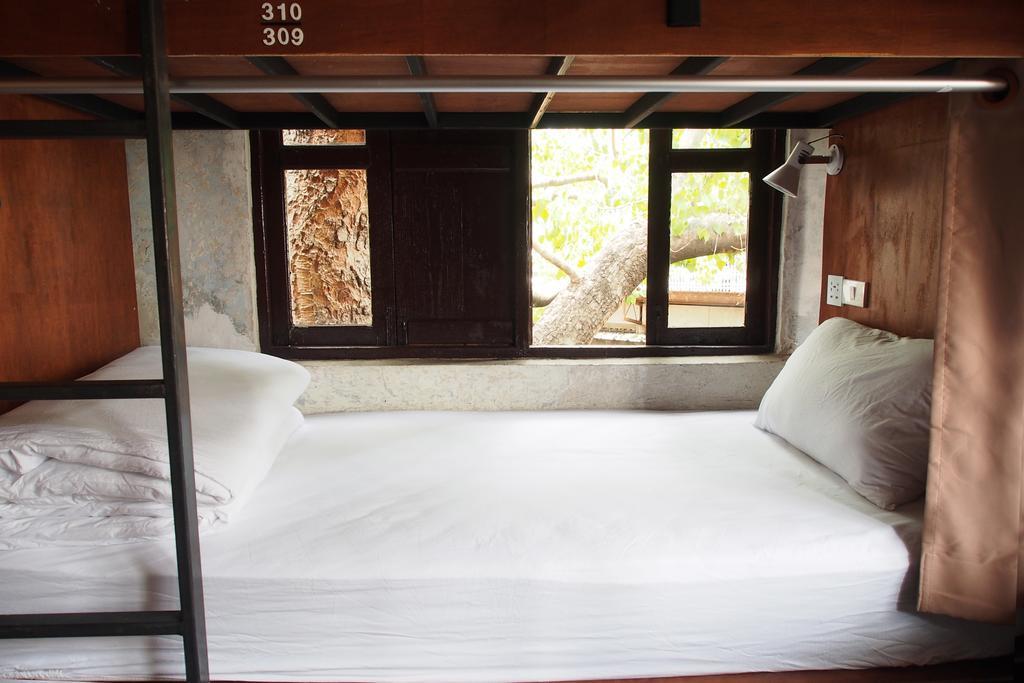 Bangkok Story Hostel Екстериор снимка